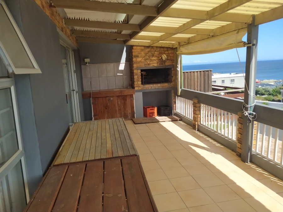 6 Bedroom Property for Sale in De Kelders Western Cape